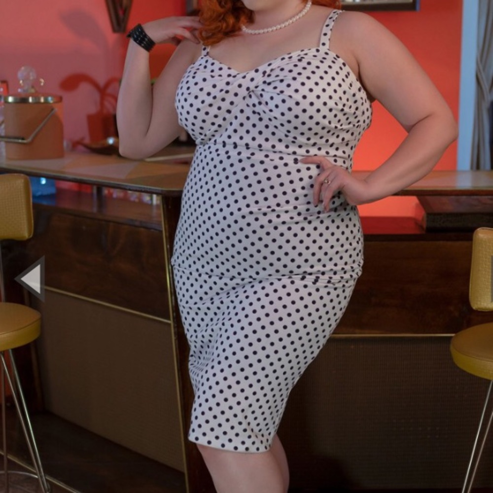 NWT Tatyana wiggle dress